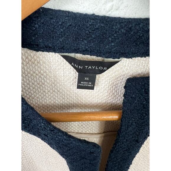 Ann Taylor Women's Open Front Tweed Blazer Jacket Long Sleeve Cream Black Sz XS - Picture 3 of 6